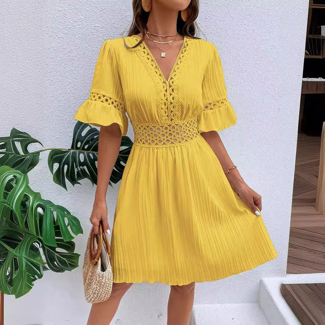 Robe à taille cintrée