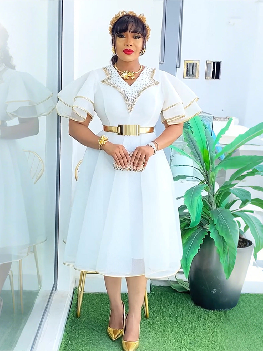 Robe à perles à col en V et taille haute pour femme
