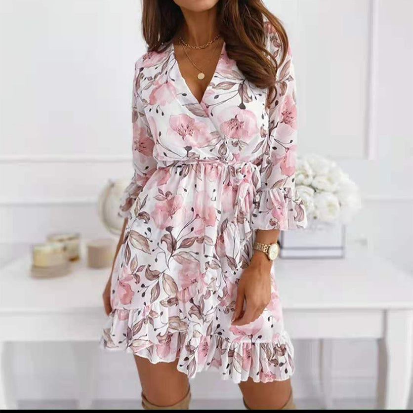 Robe à manches trois-quarts avec ourlet à volants