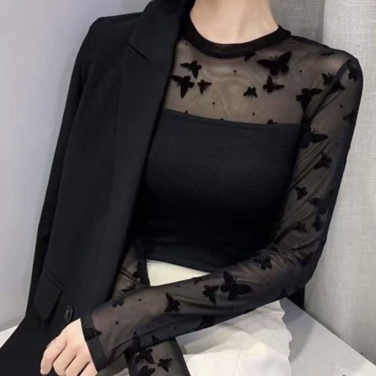 Chemise moulante à couches en mesh pour femmes