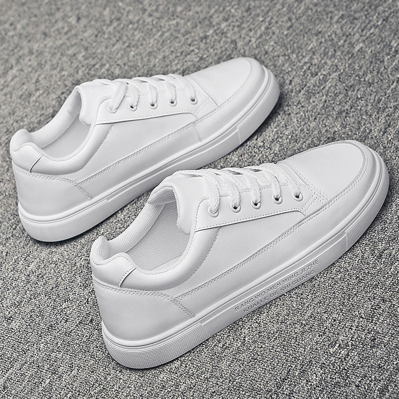 Baskets blanches tendance et polyvalentes