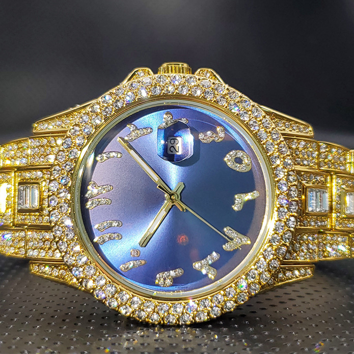 Montre à quartz pour hommes avec accents en diamant