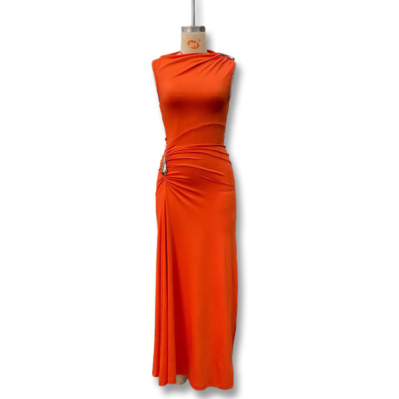 Robe ajustée pour femmes avec décoration en métal de couleur unie