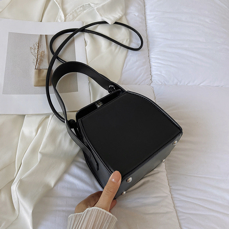 Sac bandoulière carré petit modèle en PU